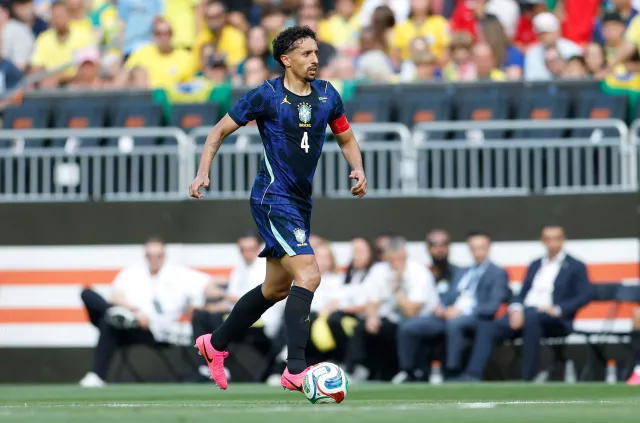 Marquinhos empata com Emerson Leão e Ronaldo em número de jogos pela Seleção: 105